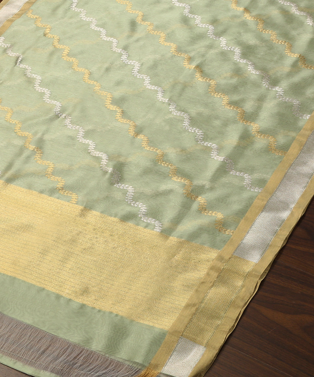 Light_Pista_Green_Handloom_Pure_Chanderi_Silk_Dupatta_With_All_Over_Sona_Rupa_Jaal_WeaverStory_03