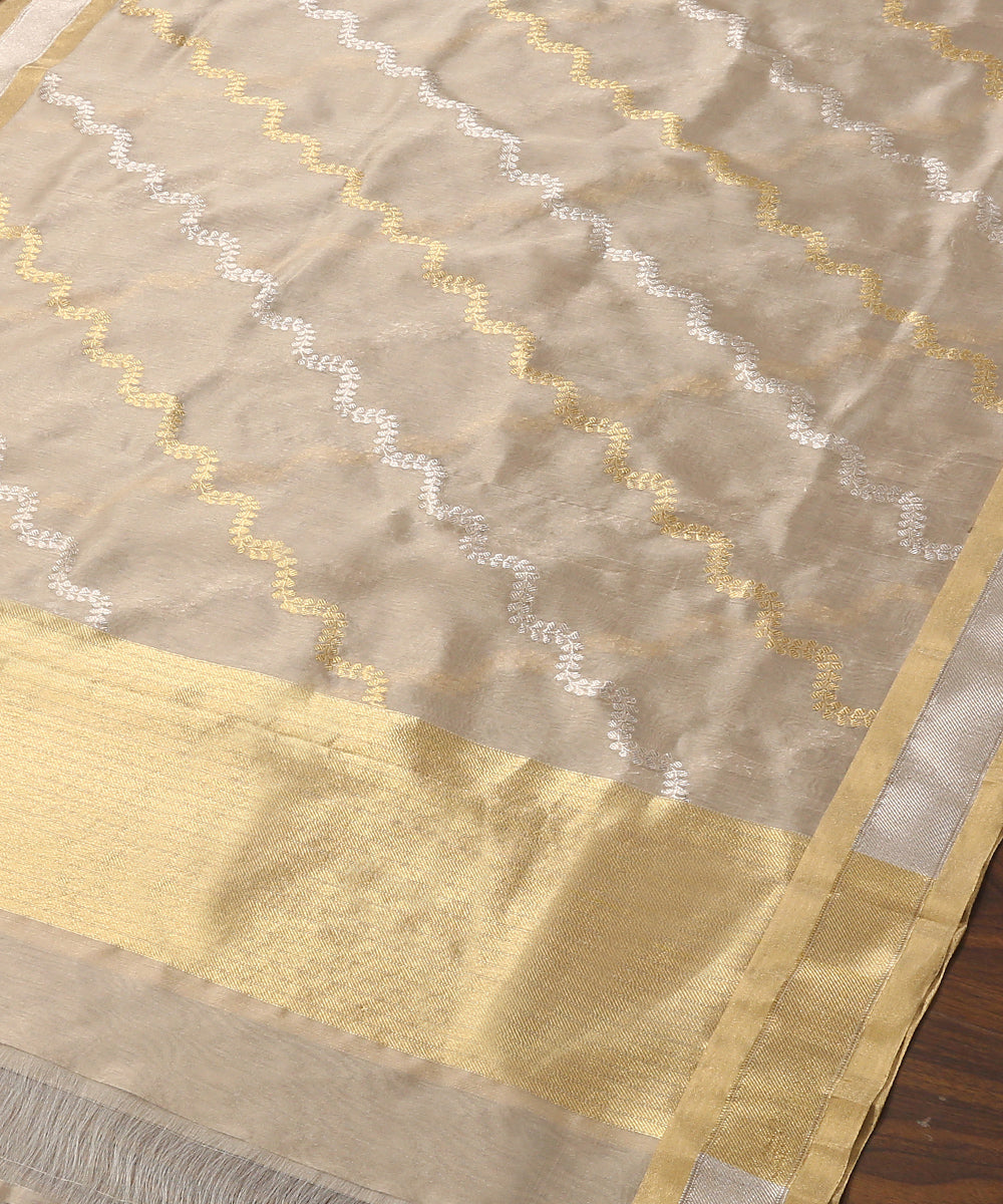 Handloom_Light_Beige_Pure_Chanderi_Silk_Dupatta_With_All_Over_Sona_Rupa_Jaal_WeaverStory_03