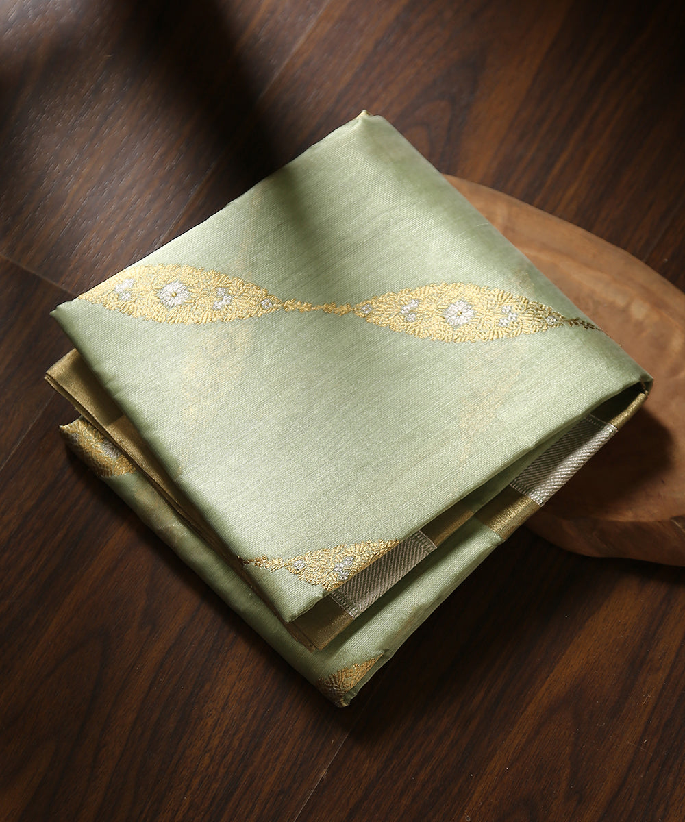 Light_Pista_Green_Handloom_Pure_Chanderi_Silk_Dupatta_With_All_Over_Golden_Jaal_WeaverStory_01