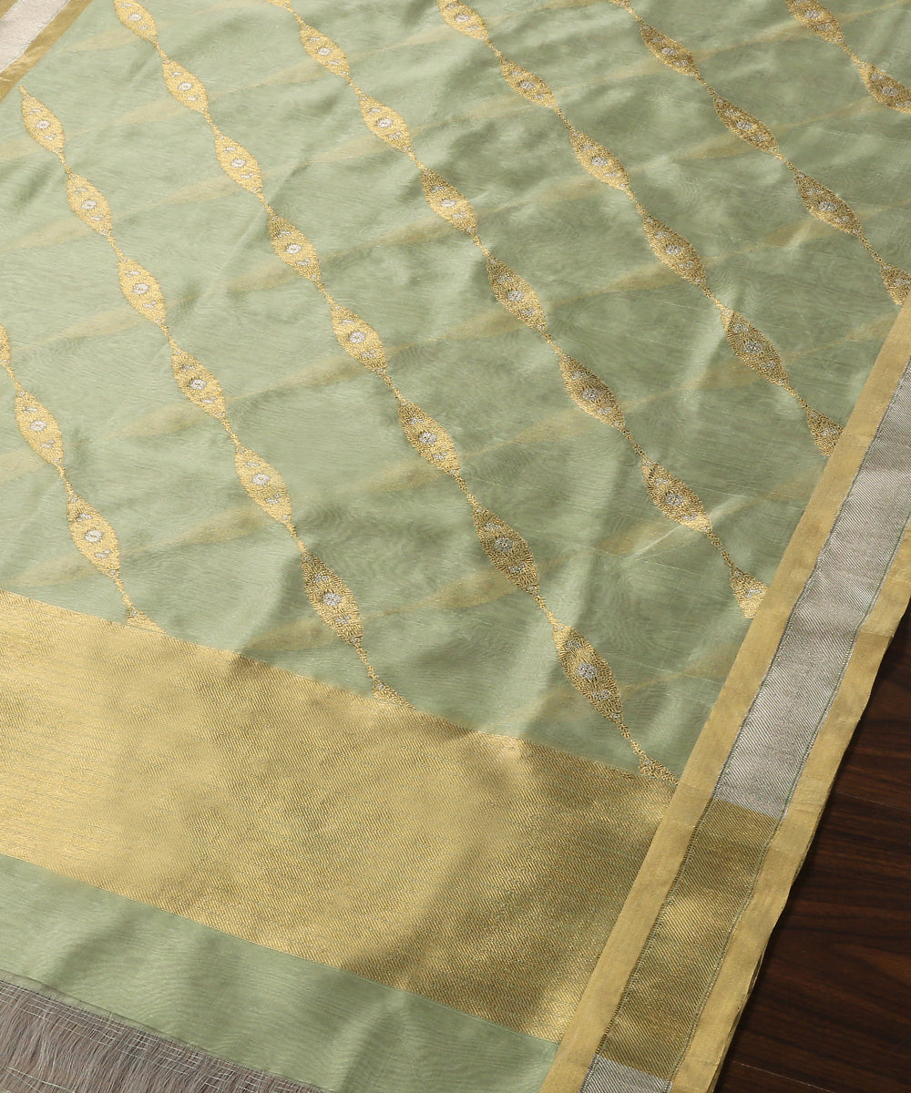 Light_Pista_Green_Handloom_Pure_Chanderi_Silk_Dupatta_With_All_Over_Golden_Jaal_WeaverStory_03
