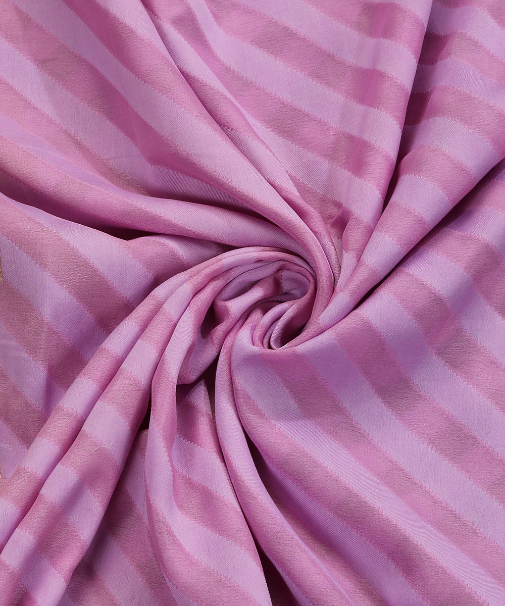 Handloom_Lavender_Pure_Georgette_Striped_Banarasi_Dupatta_With_Golden_Zari_Border_WeaverStory_05