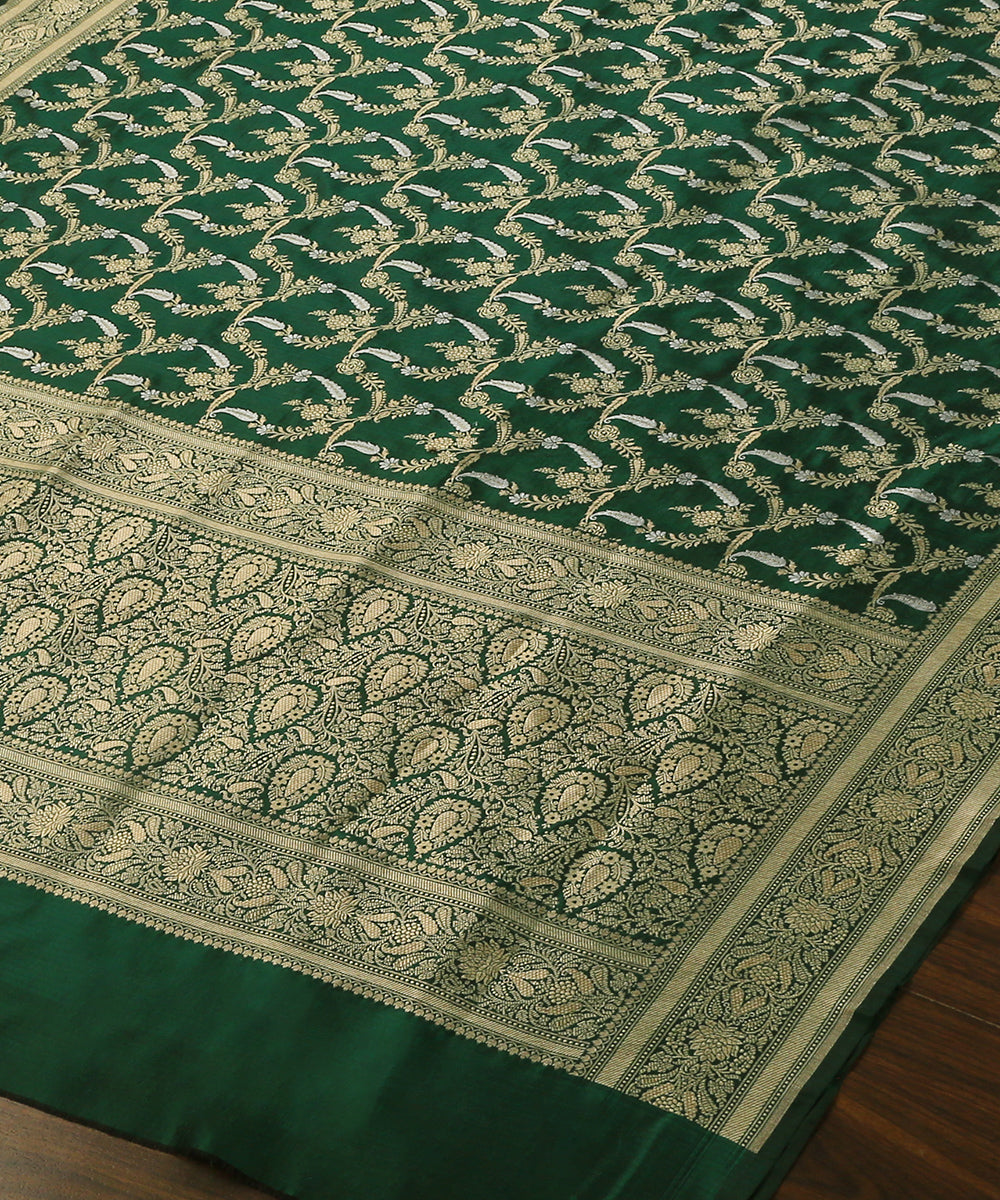 Dark_Green_Handloom_Pure_Katan_Silk_Banarasi_Dupatta_With_All_Over_Sona_Rupa_Jaal_WeaverStory_03