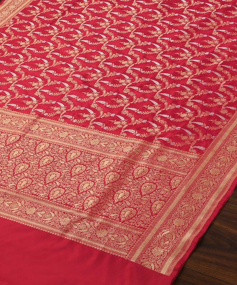 Handloom_Red_Pure_Katan_Silk_Banarasi_Dupatta_With_All_Over_Sona_Rupa_Jaal_WeaverStory_03