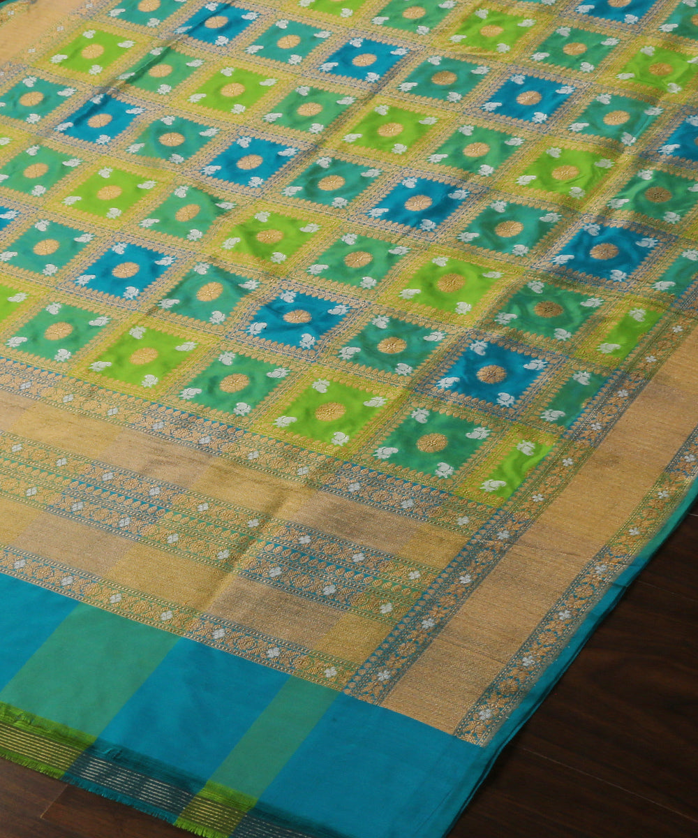 Parrot_Green_And_Blue_Handloom_Pure_Katan_Silk_Banarasi_Rangkaat_Dupatta_All_Over_Sona_Rupa_Jaal_WeaverStory_03