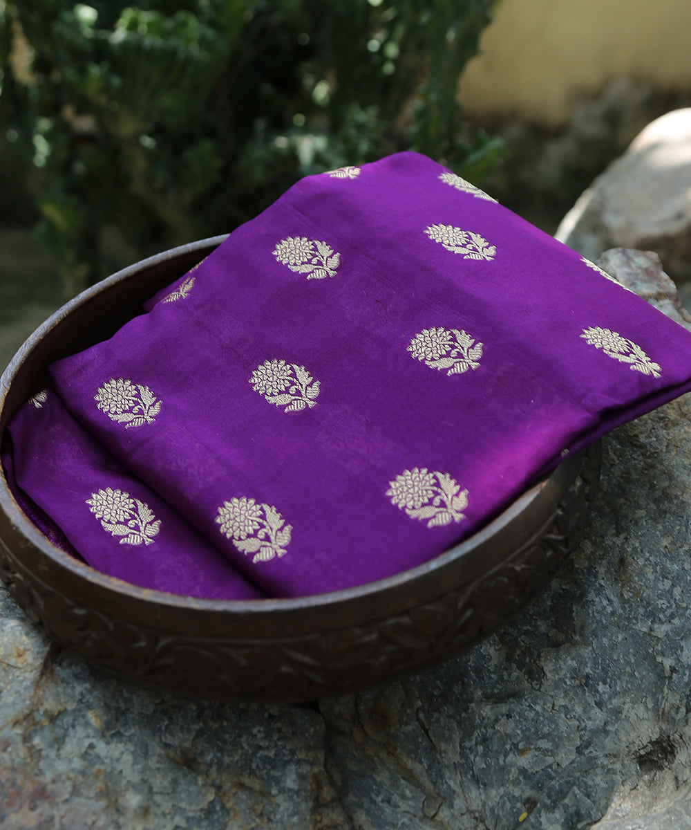 Violet_Handloom_Pure_Katan_Georgette_Banarasi_Dupatta_With_All_Over_Cutwork_Sunflower_Booti_WeaverStory_01