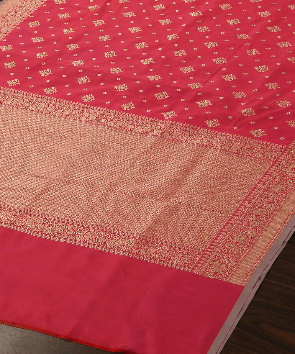 Salmon_Pink_Double_Shade_Handloom_Pure_Katan_Georgette_Banarasi_Dupatta_With_Floral_Booti_WeaverStory_03