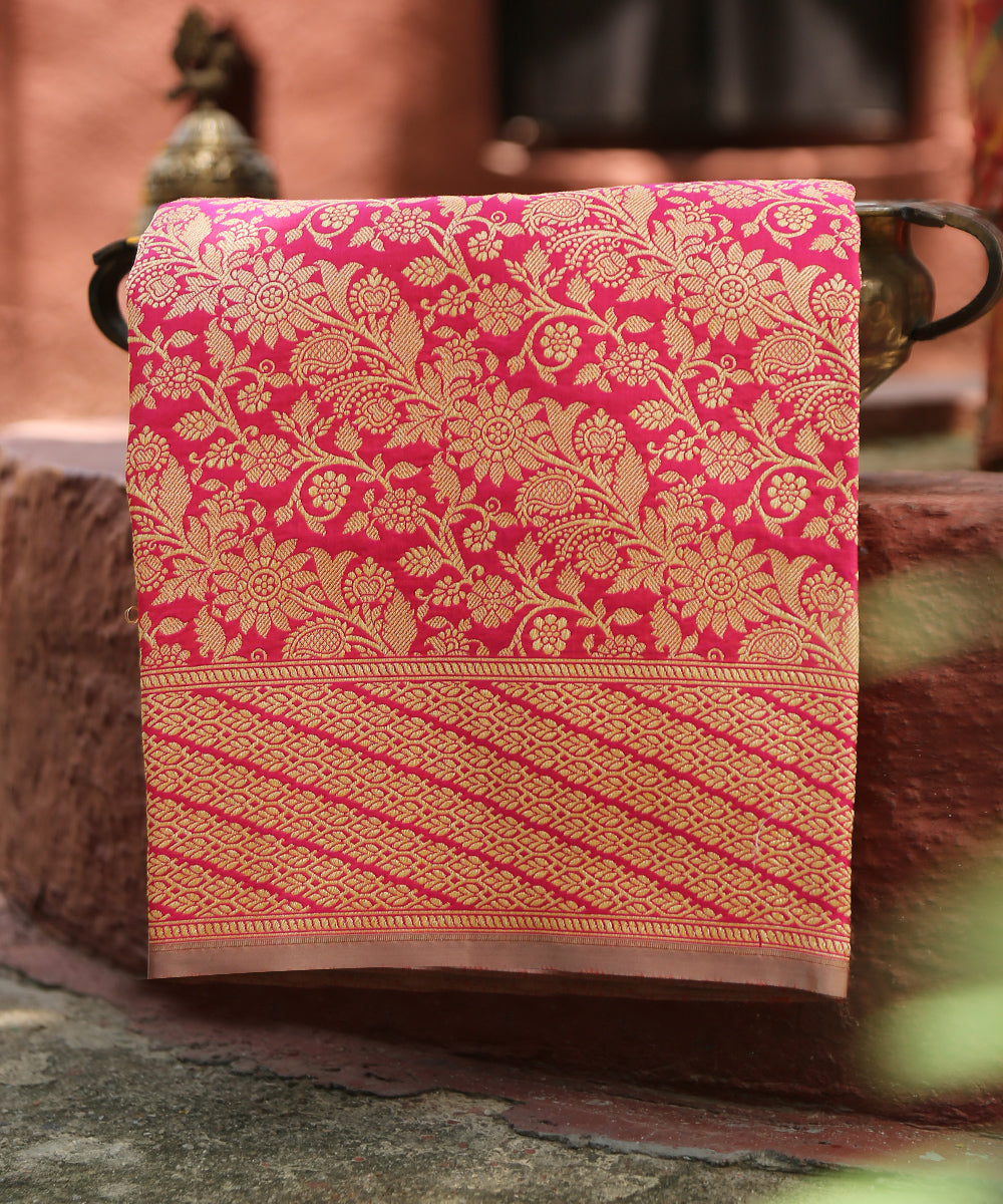 Handloom_Hot_Pink_Double_Shade_Pure_Katan_Silk_Banarasi_Kimkhab_Dupatta_With_Aada_Jaal_WeaverStory_01