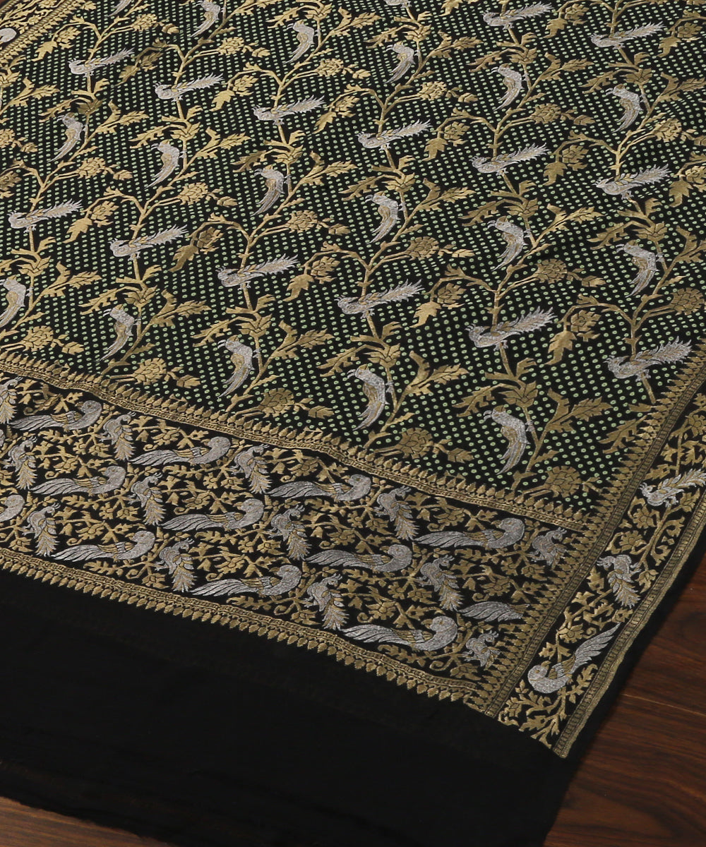 Black_Handloom_Pure_Georgette_Banarasi_Dupatta_With_Sona_Rupa_Parrot_Jaal_WeaverStory_03