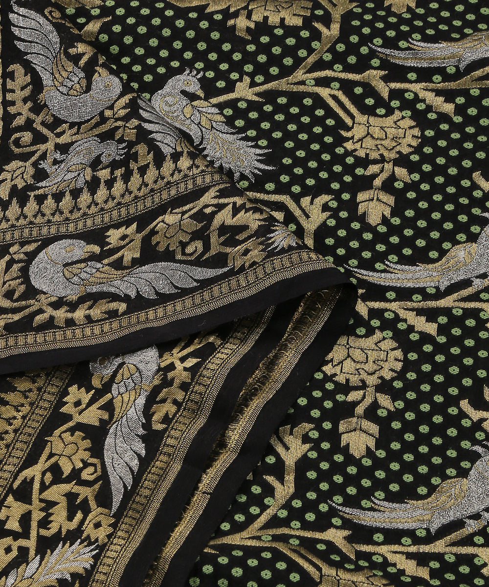 Black_Handloom_Pure_Georgette_Banarasi_Dupatta_With_Sona_Rupa_Parrot_Jaal_WeaverStory_04