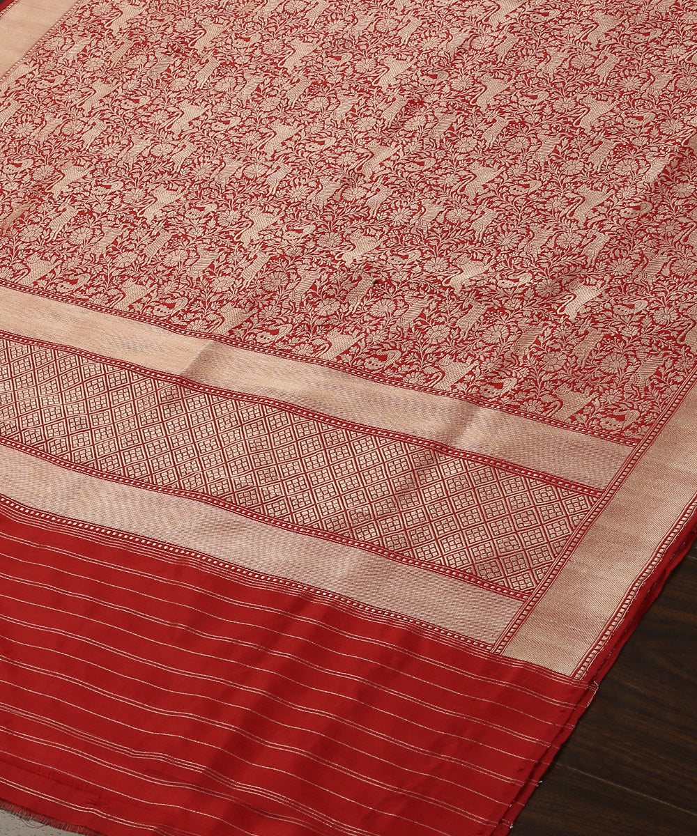 Handloom_Red_Pure_Katan_Silk_Shikargah_Banarasi_Dupatta_WeaverStory_03