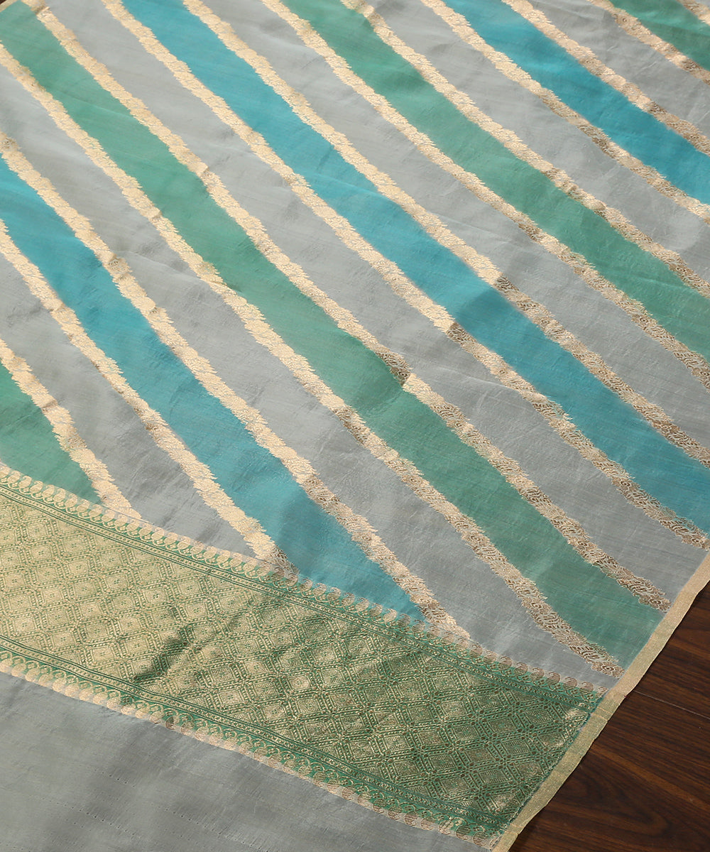 Handloom_Sky_Blue_And_Green_Rangkaat_Pure_Organza_Dupatta_With_All_Over_Jaal_WeaverStory_03