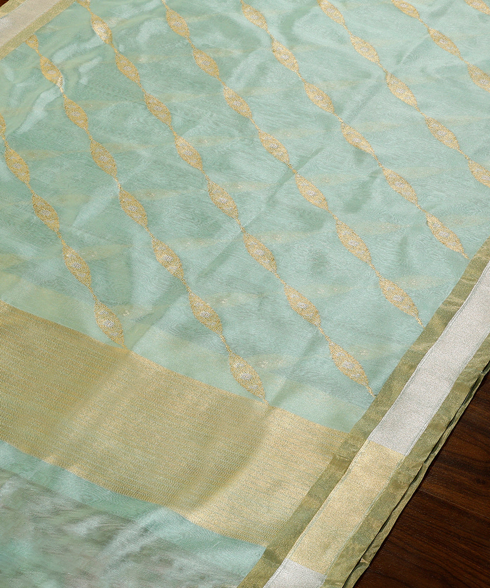 Handloom_Pastel_Mint_Green_Pure_Chanderi_Silk_Dupatta_With_All_Over_Golden_Jaal_WeaverStory_03