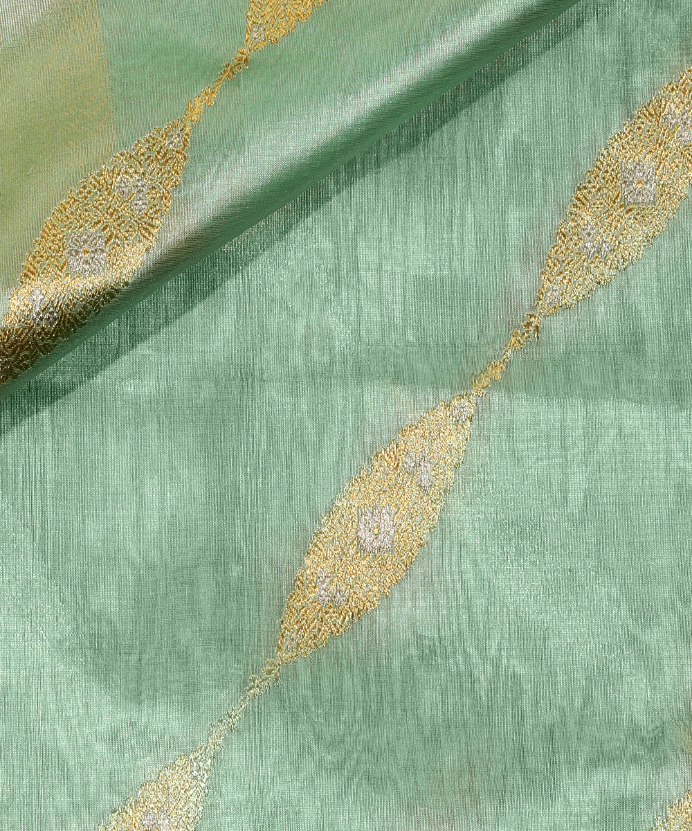Handloom_Pastel_Mint_Green_Pure_Chanderi_Silk_Dupatta_With_All_Over_Golden_Jaal_WeaverStory_04