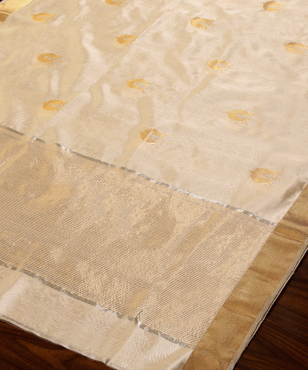 Cream_Handloom_Pure_Chanderi_Silk_Dupatta_With_All_Over_Aanar_Booti_And_Tissue_Border_WeaverStory_03