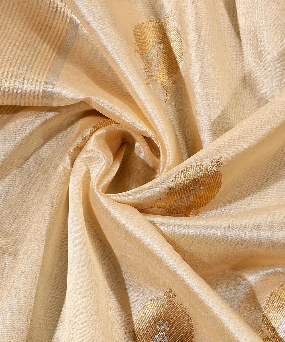 Cream_Handloom_Pure_Chanderi_Silk_Dupatta_With_All_Over_Aanar_Booti_And_Tissue_Border_WeaverStory_05