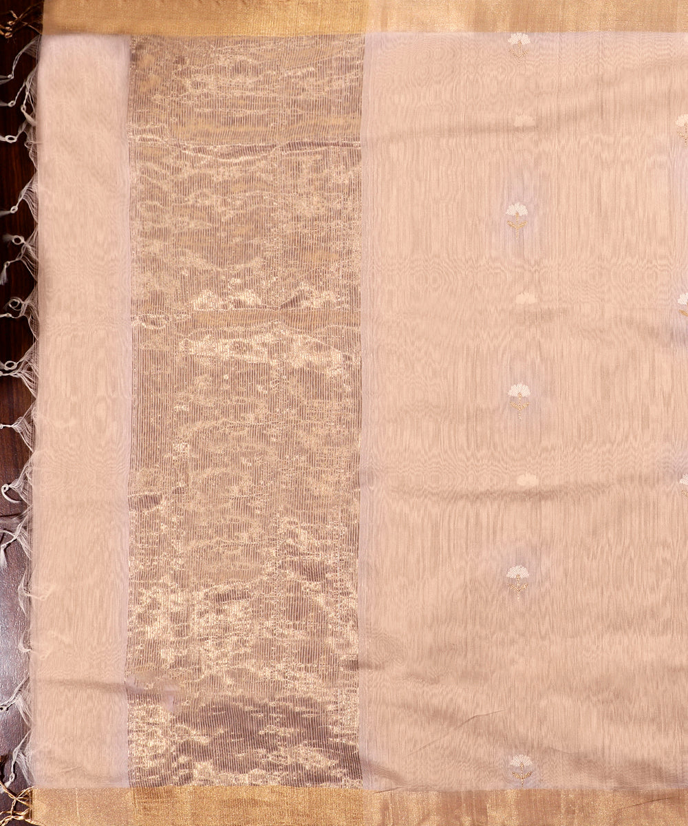 Handloom_Peach_Chanderi_Silk_Dupatta_With_All_Over_Small_Flower_Booti_And_Tissue_Border_WeaverStory_02