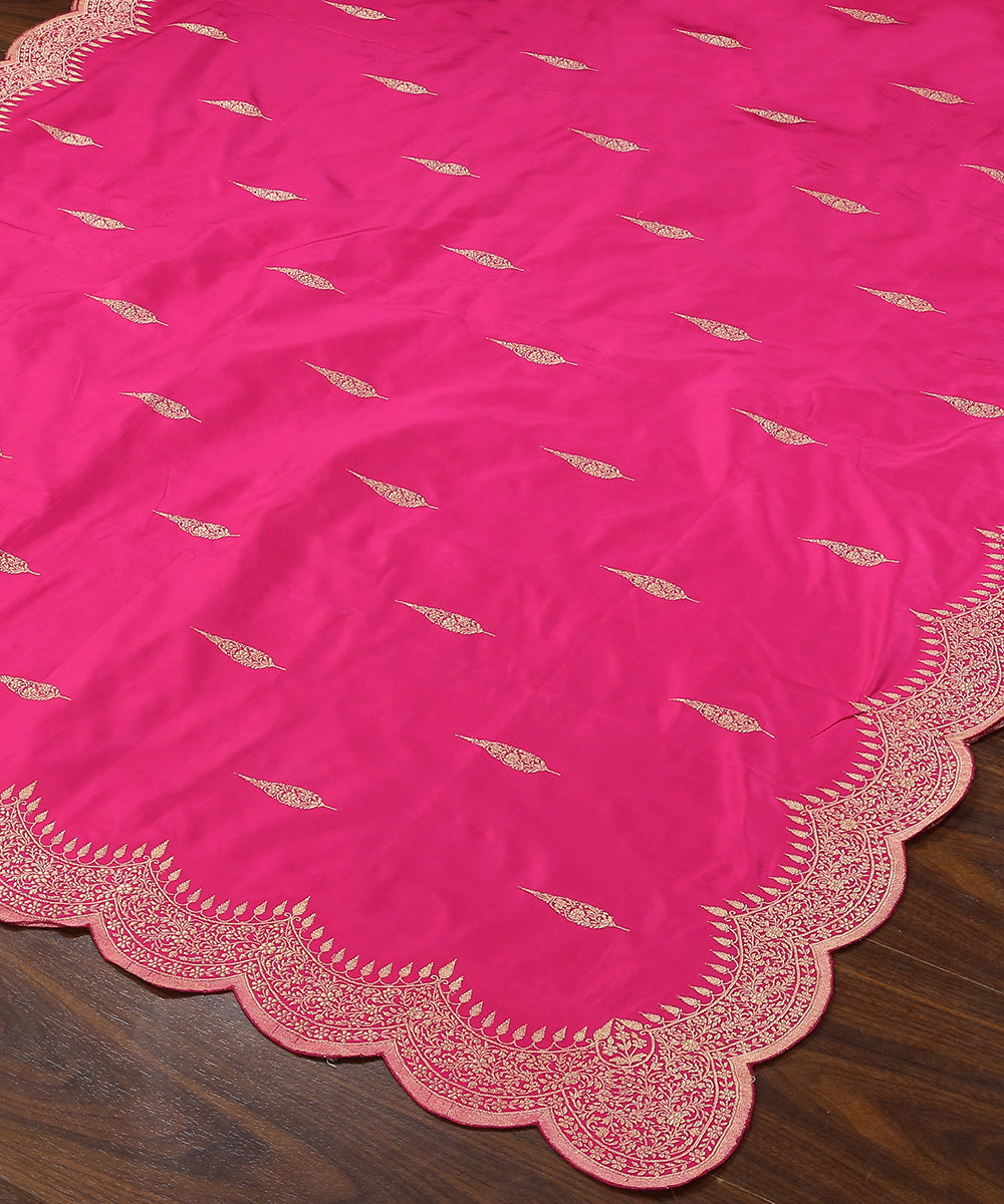 Handloom_Magenta_Pink_Pure_Katan_Silk_Banarasi_Dupatta_With_Scalloped_Border_WeaverStory_03