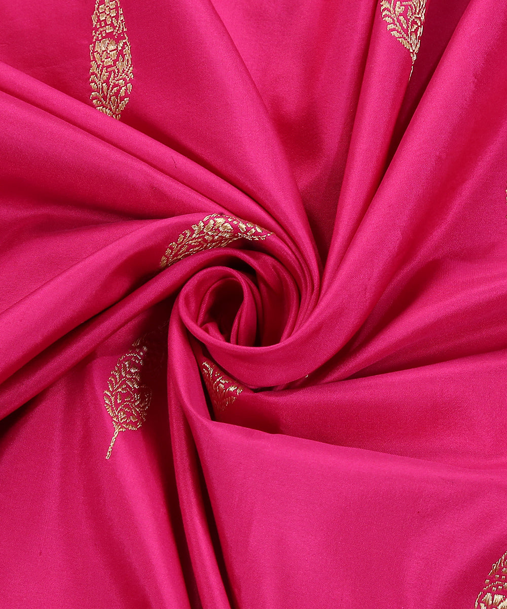Handloom_Magenta_Pink_Pure_Katan_Silk_Banarasi_Dupatta_With_Scalloped_Border_WeaverStory_05