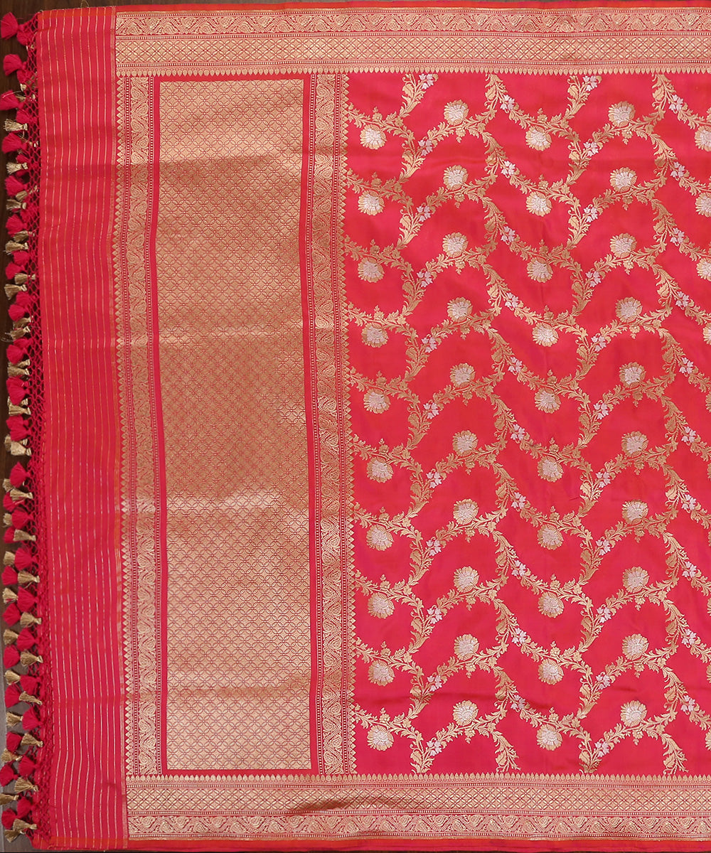 Fuchsia_Pink_Handloom_Pure_Katan_Silk_Banarasi_Dupatta_With_Jaal_WeaverStory_02