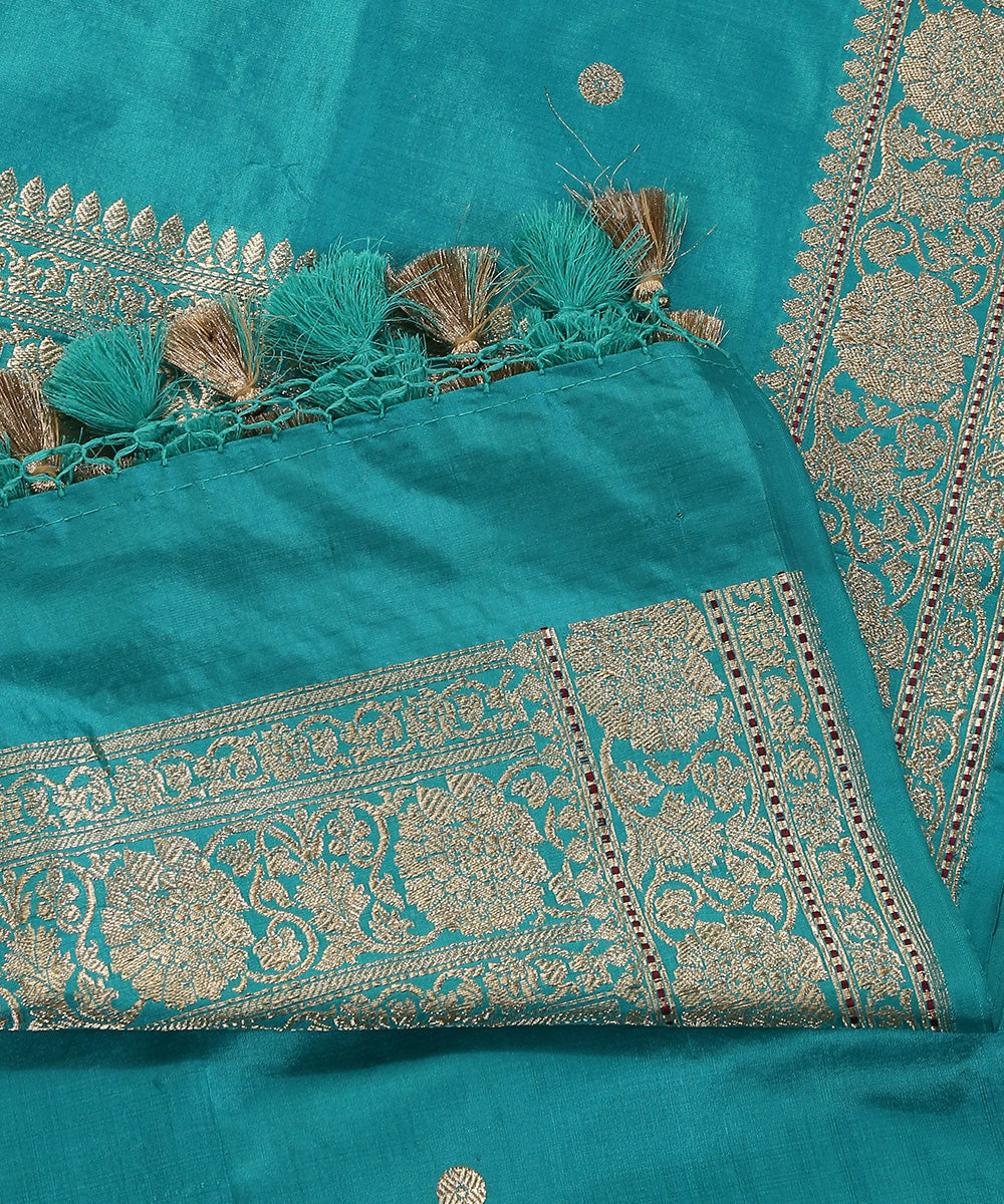Handloom_Turquoise_Pure_Katan_Silk_Banarasi_Dupatta_With_Kadhwa_Boota_WeaverStory_04