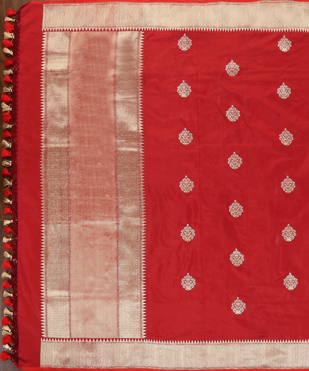 Maroon_Handloom_Pure_Katan_Silk_Banarasi_Dupatta_With_Kadhwa_Boota_WeaverStory_02