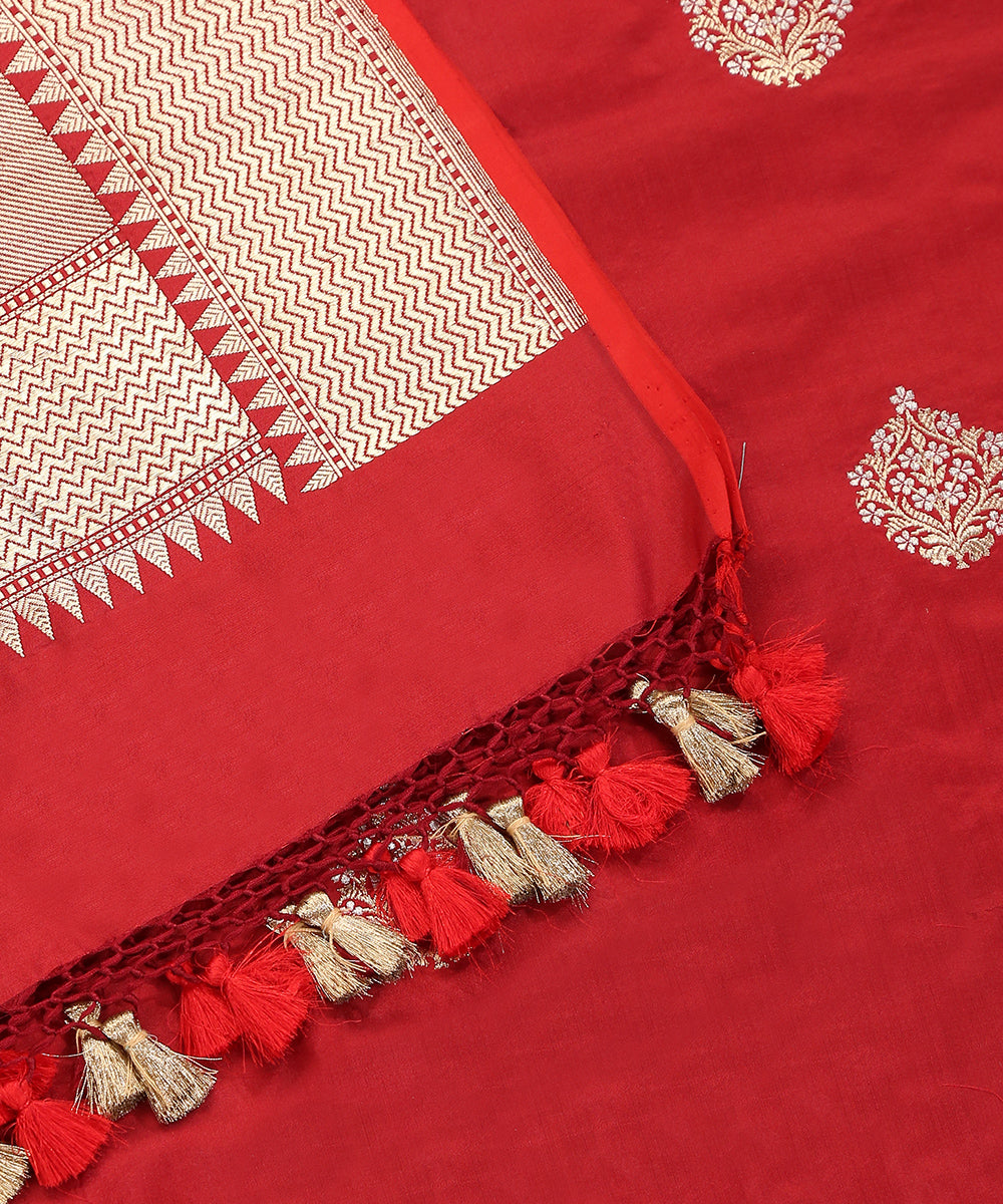 Maroon_Handloom_Pure_Katan_Silk_Banarasi_Dupatta_With_Kadhwa_Boota_WeaverStory_04