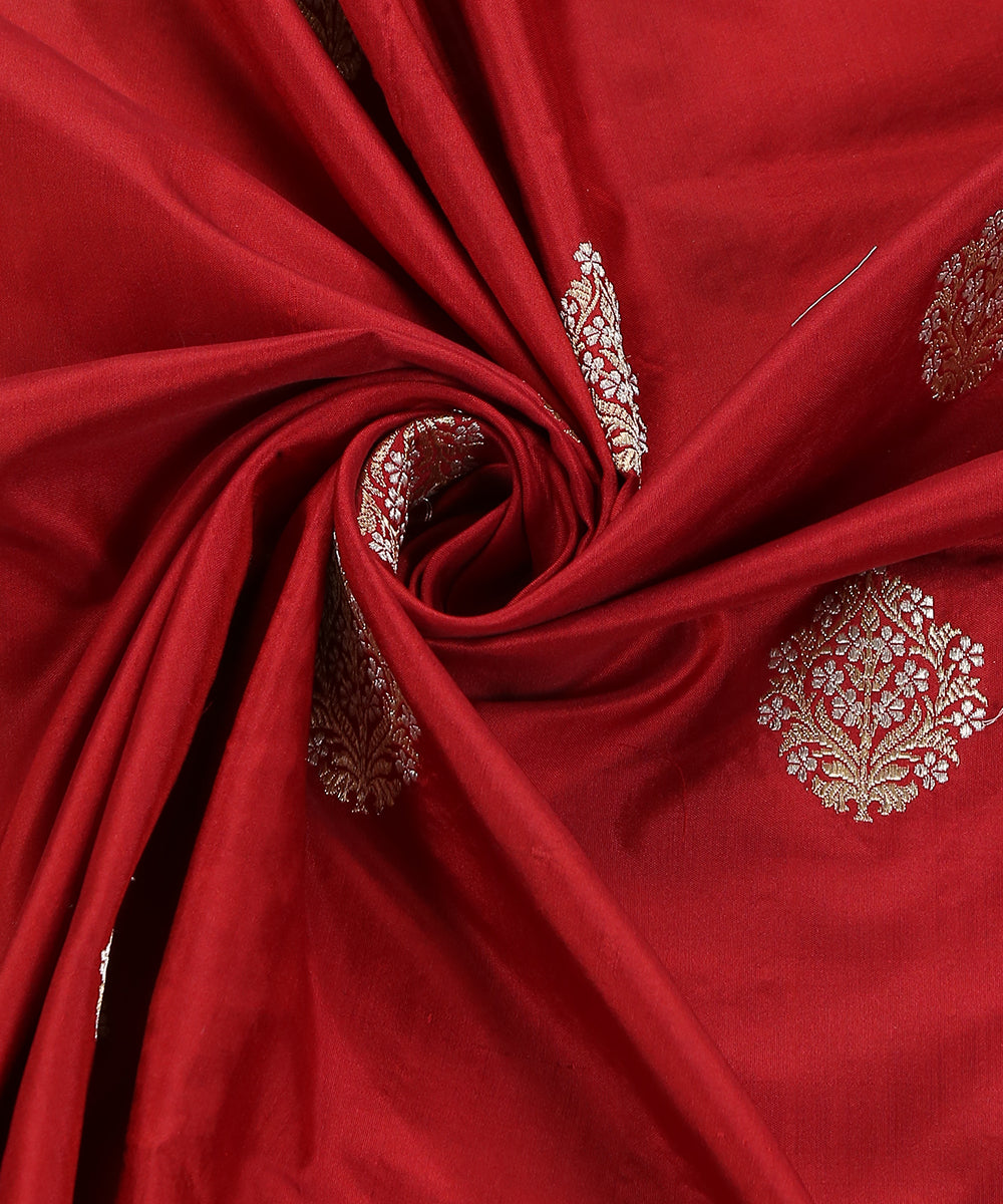 Maroon_Handloom_Pure_Katan_Silk_Banarasi_Dupatta_With_Kadhwa_Boota_WeaverStory_05