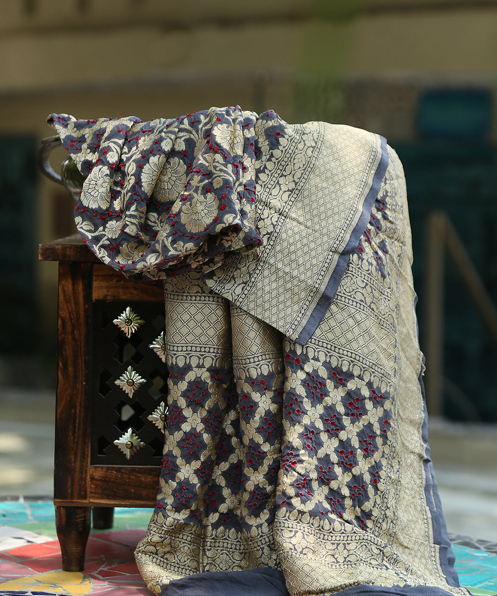 Handloom_Grey_Pure_Georgette_Banarasi_Bandhej_Dupatta_With_Floral_Jaal_WeaverStory_01