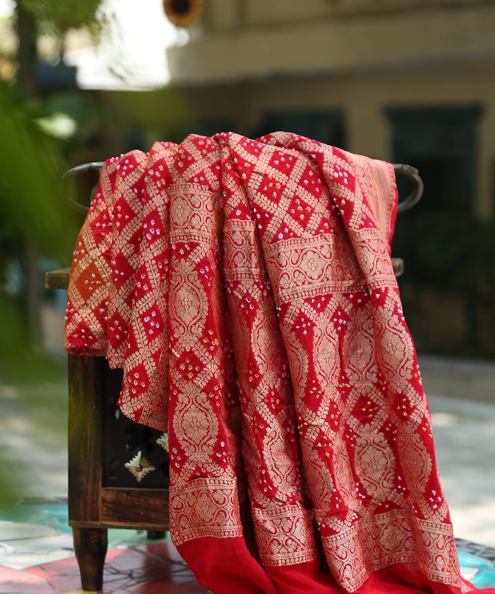 Handloom_Red_Pure_Georgette_Banarasi_Bandhej_Dupatta_With_Zari_Jaal_WeaverStory_01