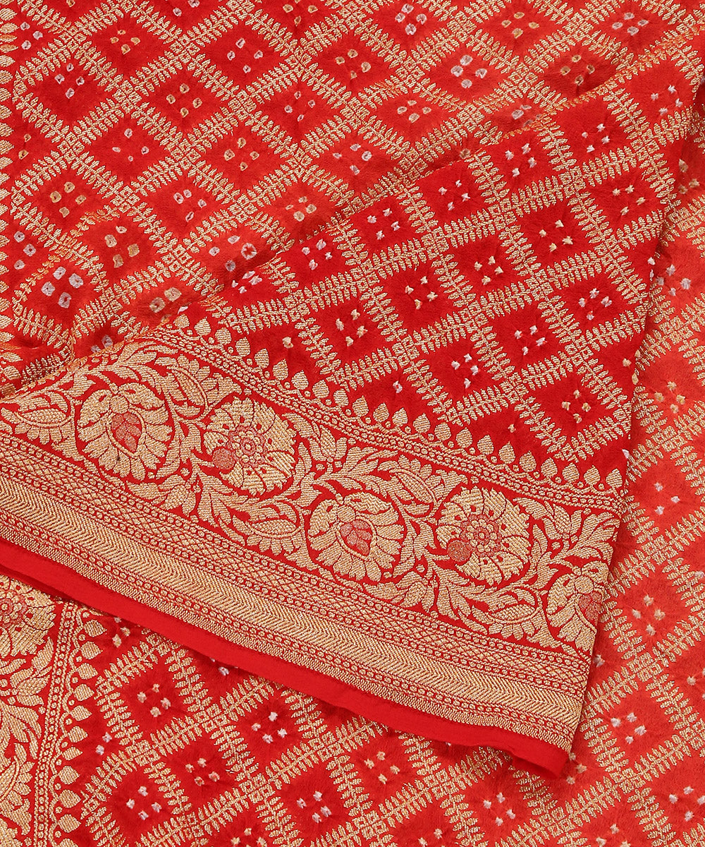 Orange_And_Red_Ombre_Dyed_Handloom_Pure_Georgette_Banarasi_Bandhej_Dupatta_WeaverStory_04