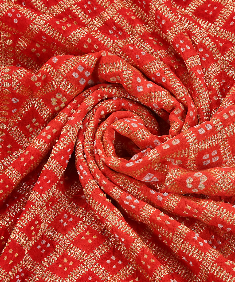 Orange_And_Red_Ombre_Dyed_Handloom_Pure_Georgette_Banarasi_Bandhej_Dupatta_WeaverStory_05