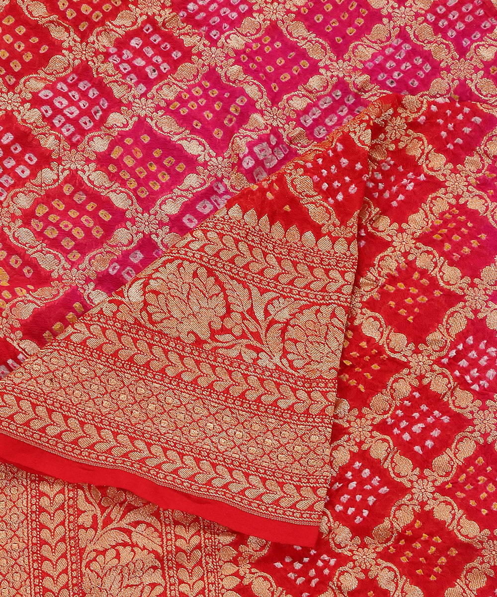 Handloom_Magenta_And_Red_Ombre_Dyed_Pure_Georgette_Banarasi_Bandhej_Dupatta_WeaverStory_04