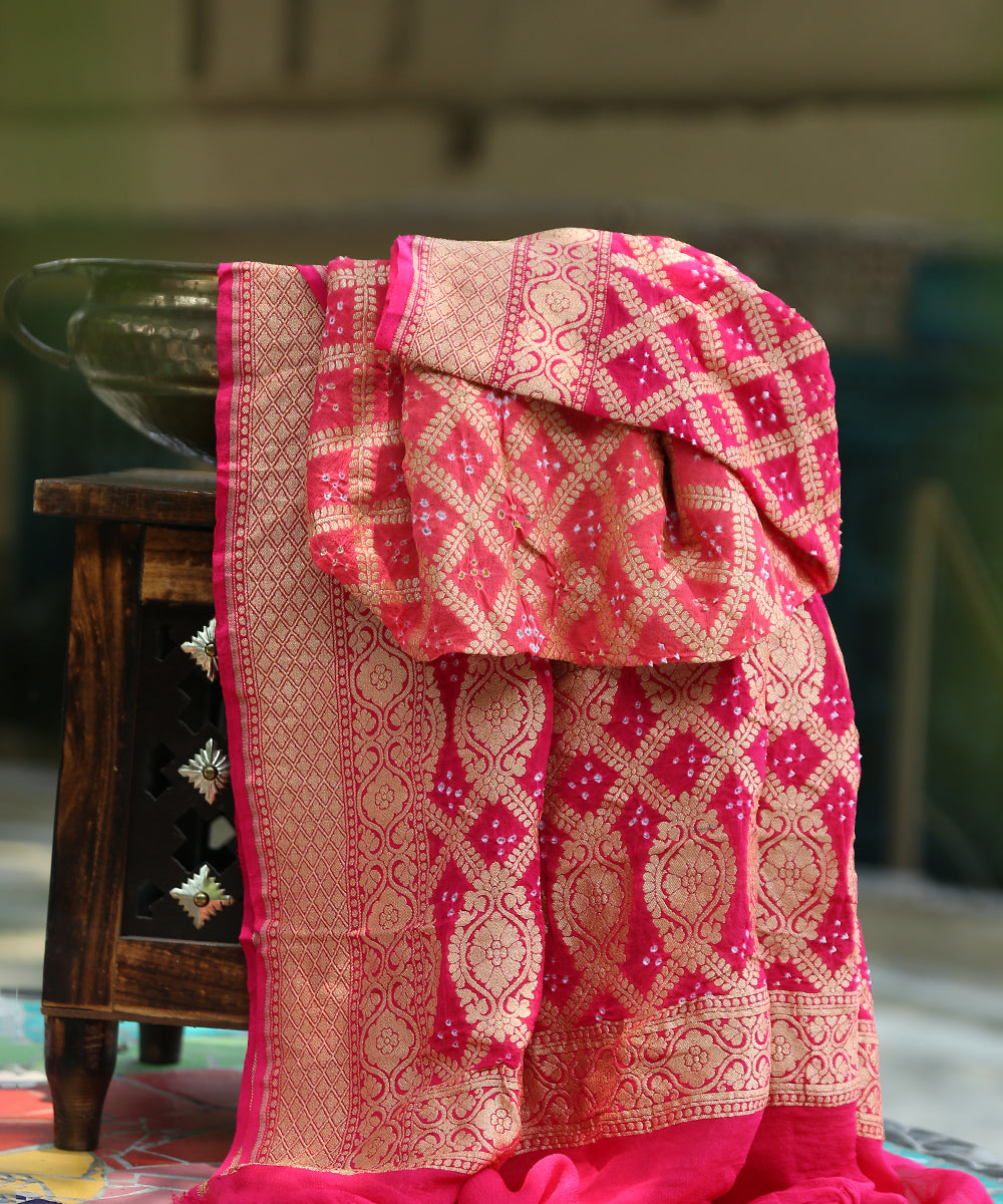 Coral_Peach_And_Pink_Ombre_Dyed_Handloom_Banarasi_Bandhej_Dupatta_WeaverStory_01