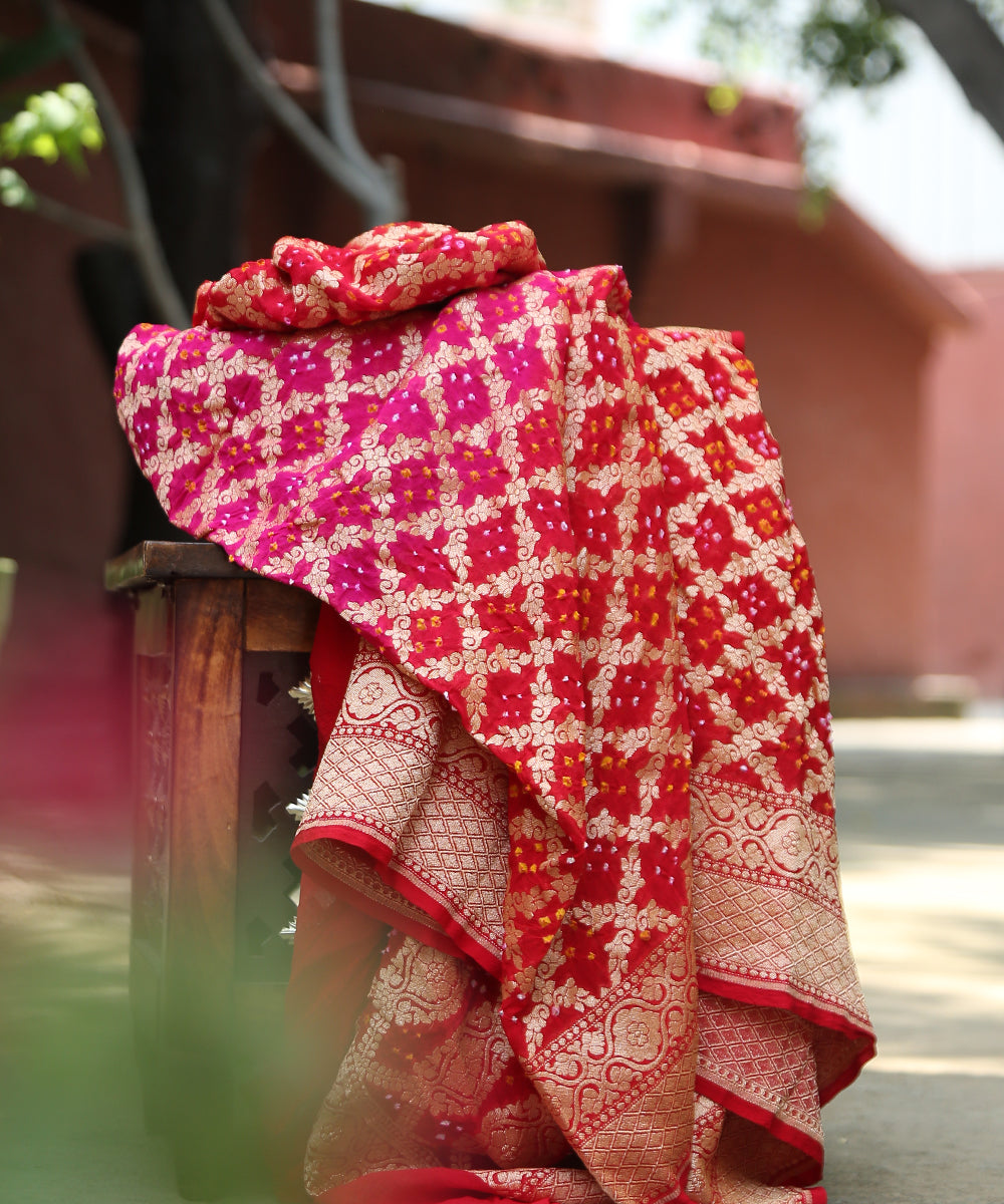 Pink_And_Red_Ombre_Dyed_Handloom_Pure_Georgette_Banarasi_Bandhej_Dupatta_WeaverStory_01