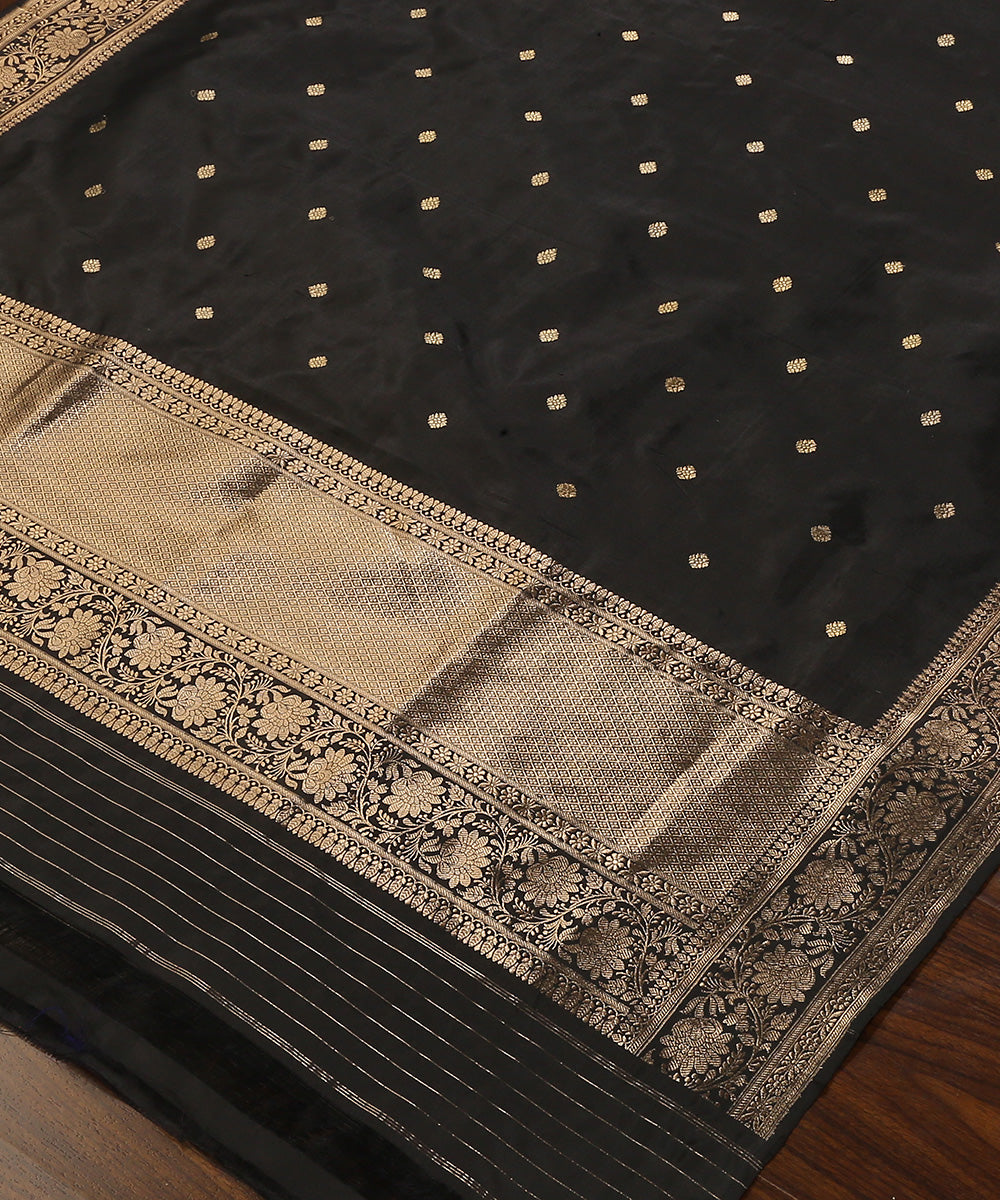 Black_Handloom_Pure_Katan_Silk_Banarasi_Dupatta_With_Kadhwa_Booti_WeaverStory_03