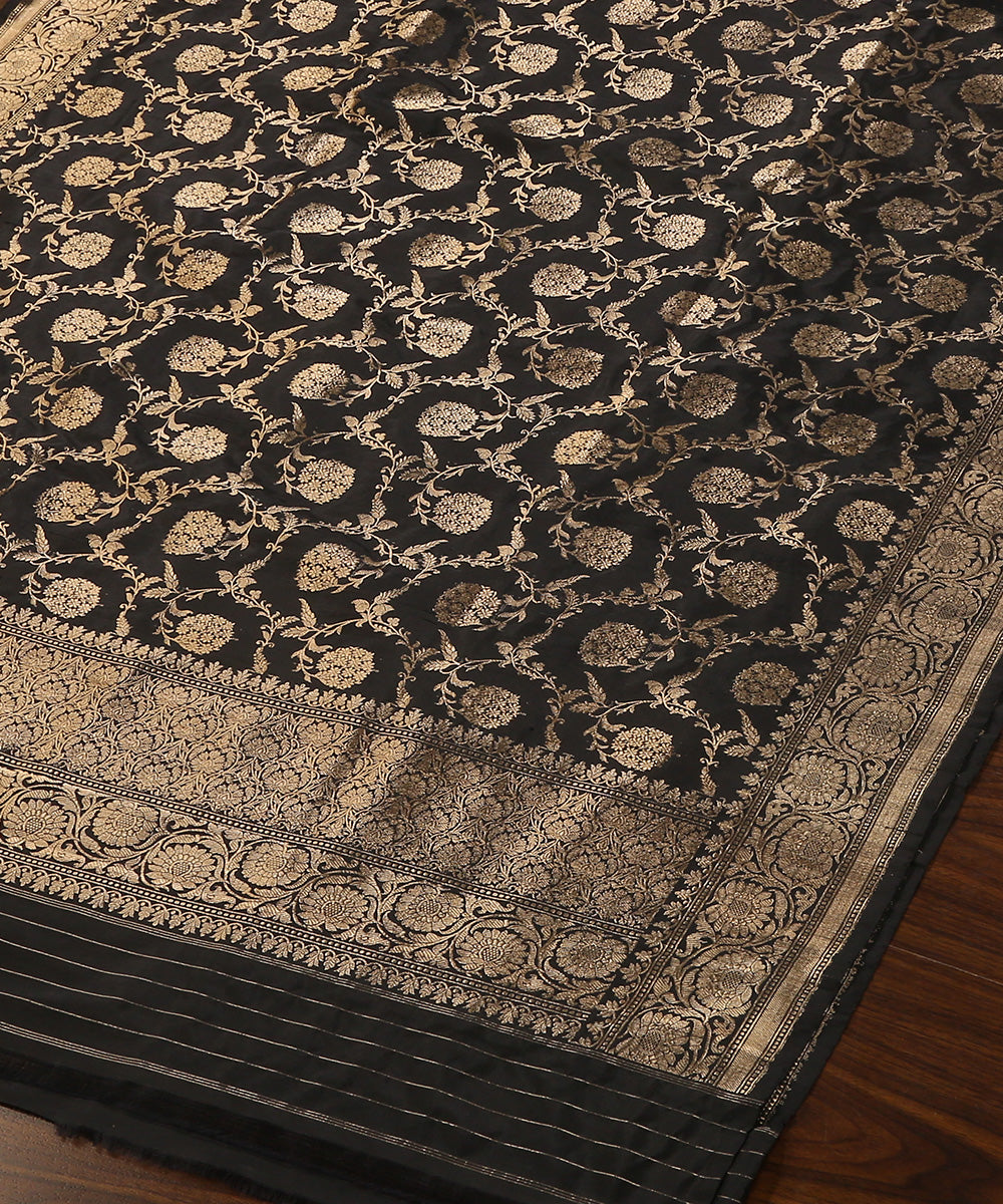 Black_Handloom_Pure_Katan_Silk_Banarasi_Dupatta_With_Zari_Jaal_WeaverStory_03