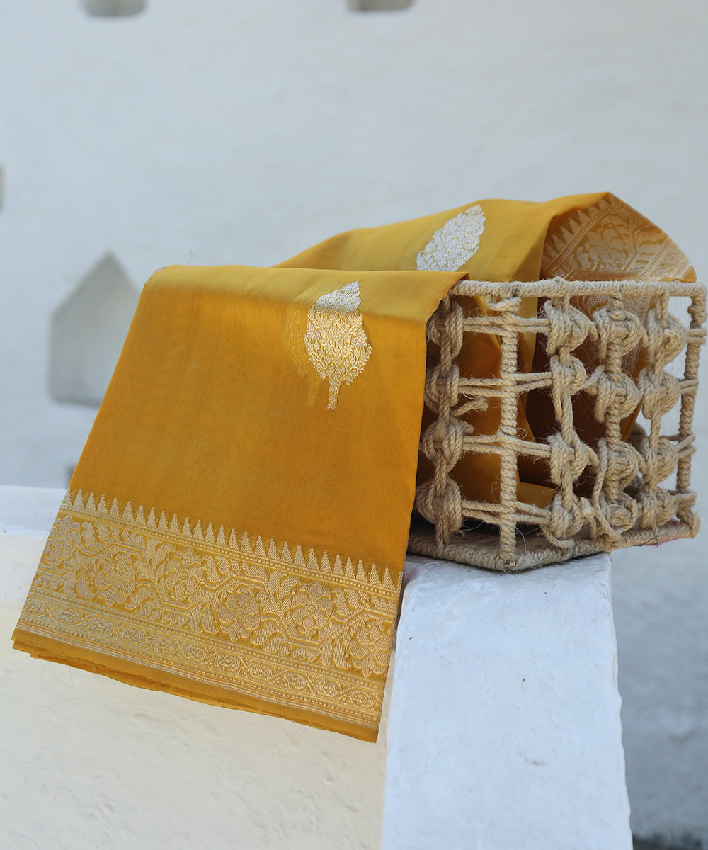Mustard_Handloom_Pure_Kora_Silk_Banarasi_Dupatta_With_Gold_And_Silver_Zari_Boota_WeaverStory_01