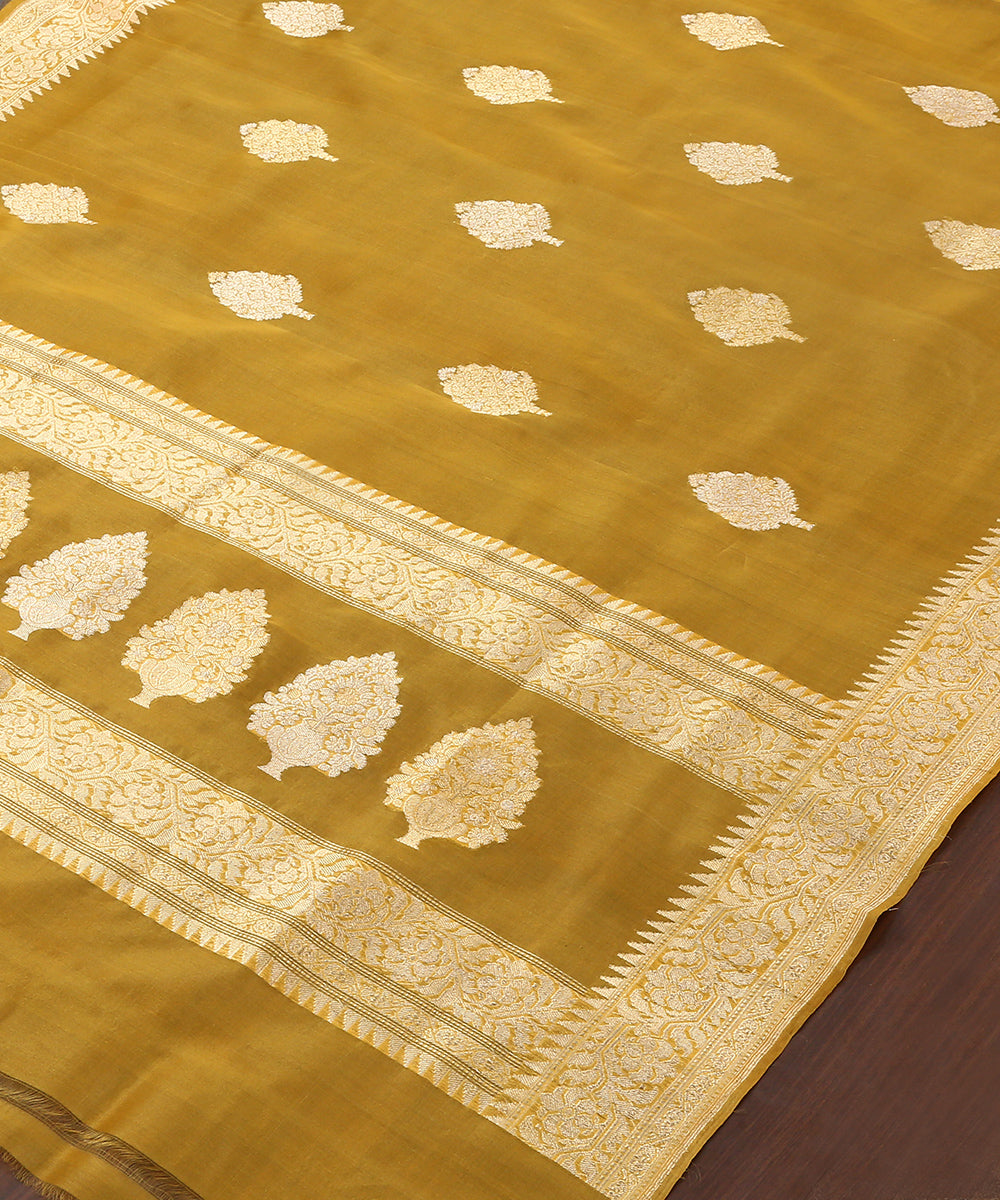 Mustard_Handloom_Pure_Kora_Silk_Banarasi_Dupatta_With_Gold_And_Silver_Zari_Boota_WeaverStory_03
