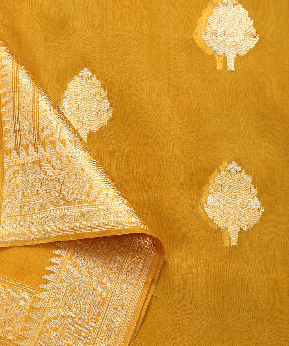 Mustard_Handloom_Pure_Kora_Silk_Banarasi_Dupatta_With_Gold_And_Silver_Zari_Boota_WeaverStory_04