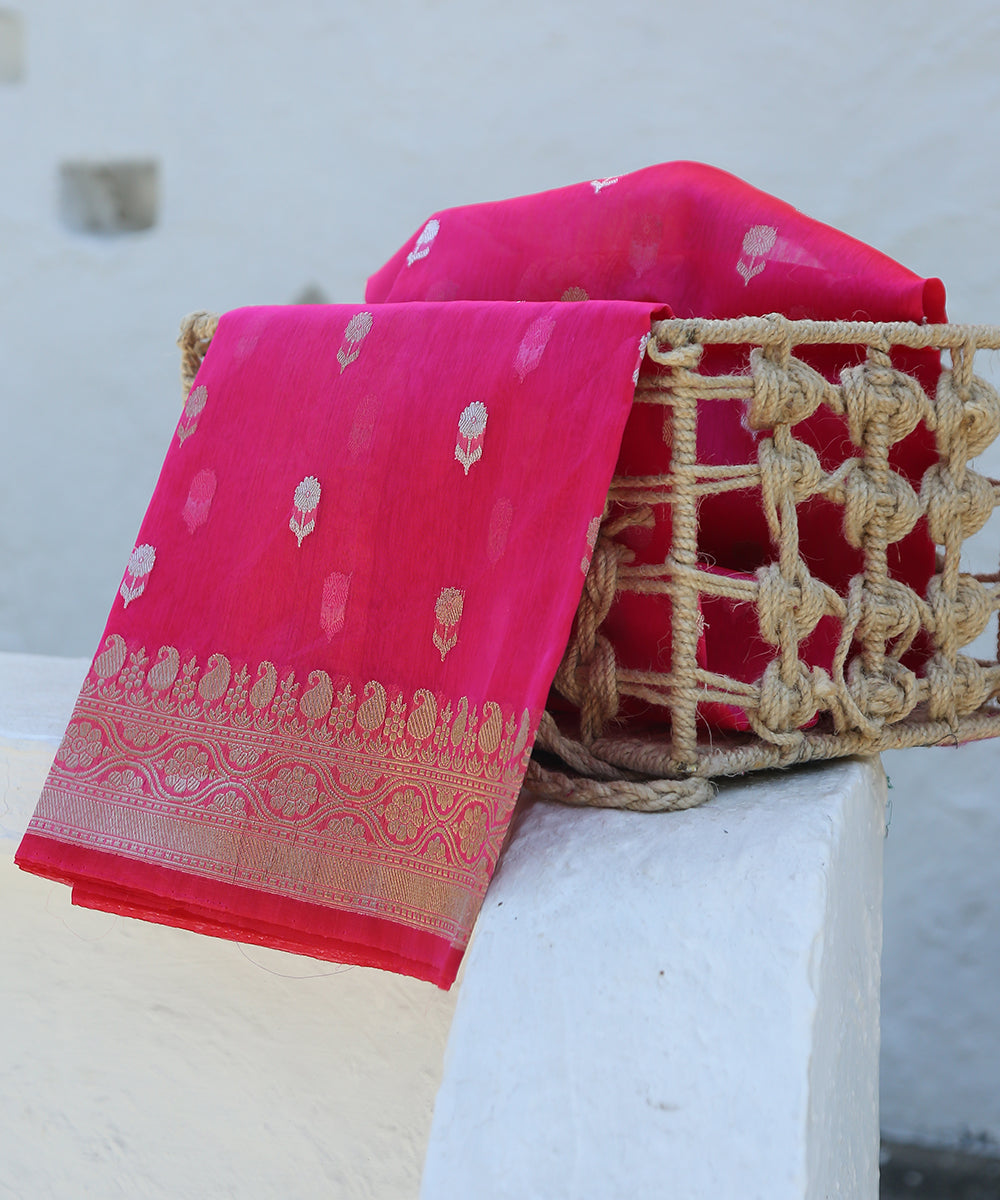 Handloom_Pink_Dual_Tone_Pure_Kora_Silk_Banarasi_Dupatta_With_Kadhwa_Booti_WeaverStory_01