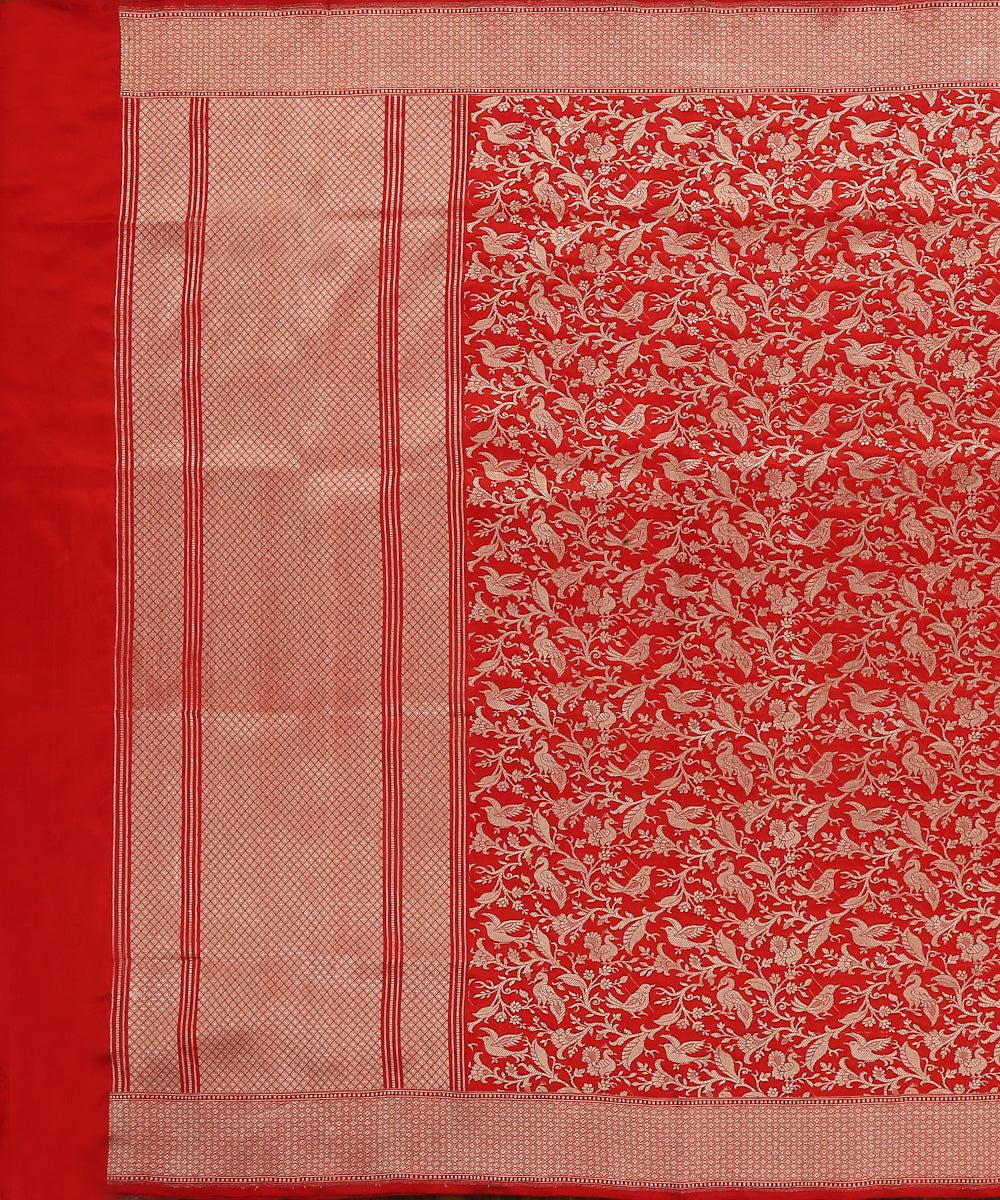 Handloom_Red_Pure_Katan_Silk_Shikargah_Banarasi_Dupatta_With_Peacocks_And_Mynah_WeaverStory_02