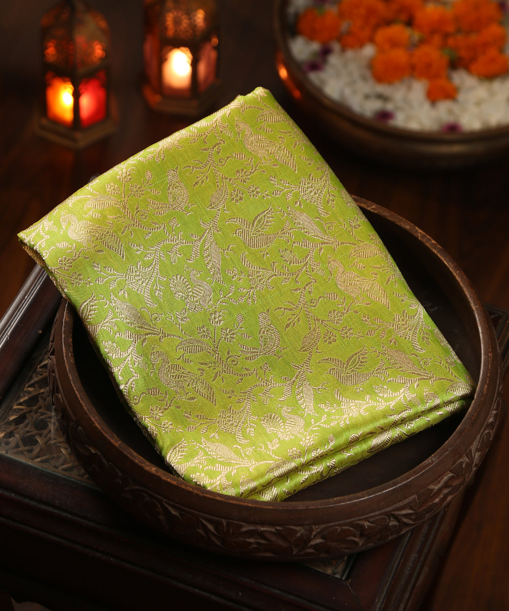 Parrot_Green_Handloom_Pure_Katan_Silk_Shikargah_Banarasi_Dupatta_WeaverStory_01
