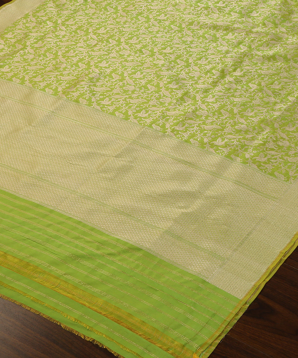 Parrot_Green_Handloom_Pure_Katan_Silk_Shikargah_Banarasi_Dupatta_WeaverStory_03