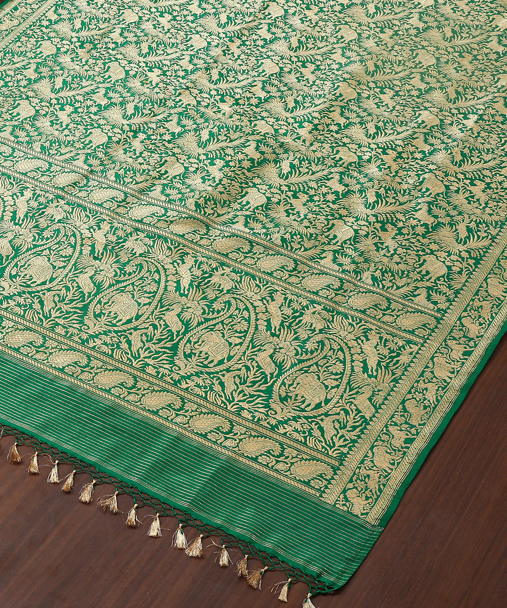 Emerald_Green_Handloom_Pure_Zari_Brocade_Shikargah_Banarasi_Dupatta_WeaverStory_03