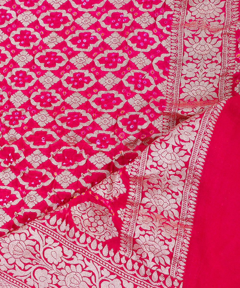 Magenta_Handloom_Banarasi_Bandhej_Pure_Georgette_Dupatta_With_Floral_Palla_WeaverStory_04