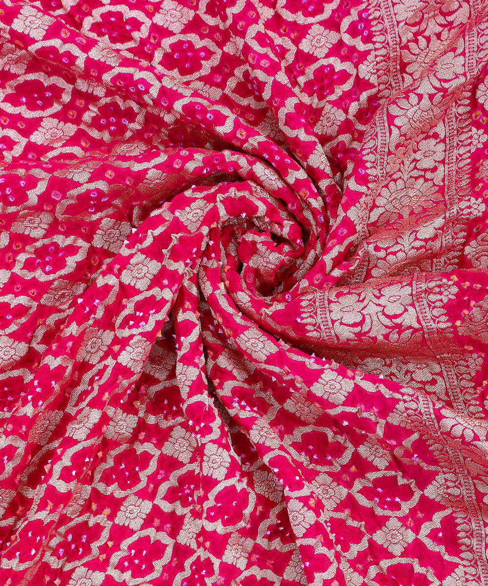 Magenta_Handloom_Banarasi_Bandhej_Pure_Georgette_Dupatta_With_Floral_Palla_WeaverStory_05