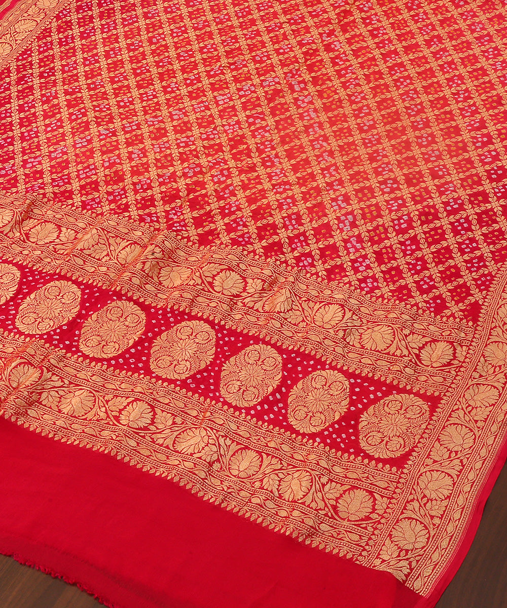 Handloom_Coral_Peach_And_Pink_Ombre_Dyed_Pure_Georgette_Banarasi_Bandhej_Dupatta_WeaverStory_03