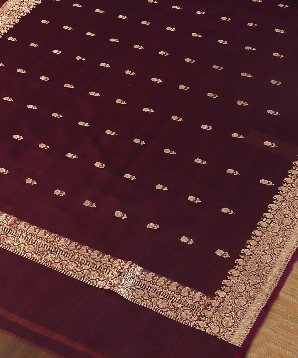 Purple_Handloom_Pure_Kora_Silk_Banarasi_Dupatta_With_Kadhwa_Sona_Rupa_Boota_WeaverStory_03