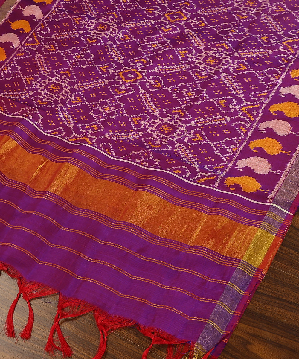 Purple_Handloom_Pure_Mulberry_Silk_Ikat_Patola_Dupatta_With_Paisley_Border_WeaverStory_03