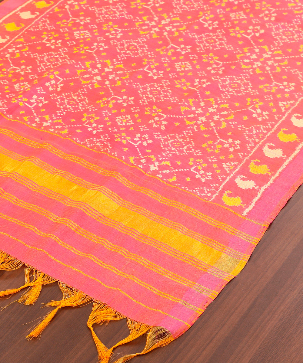 Handloom_Pink_And_Orange_Pure_Mulberry_Silk_Ikat_Patola_Dupatta_With_Paisleys_On_Border_WeaverStory_03